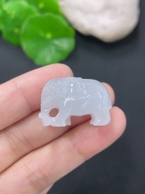 F46566582 翡翠挂件大象 货品总约重8.47g