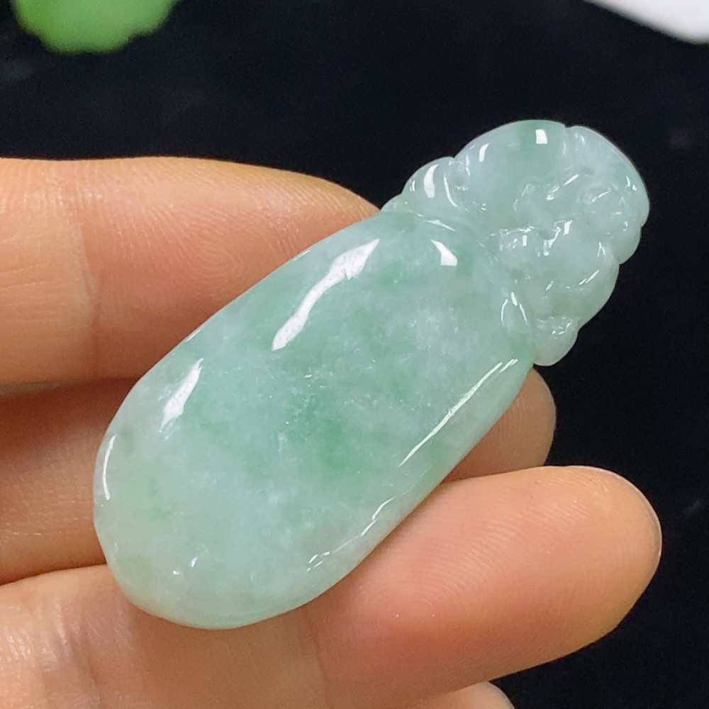 F34025566 Jadeite Lucky Bean Pendant Total Weight Approx. 15.73g