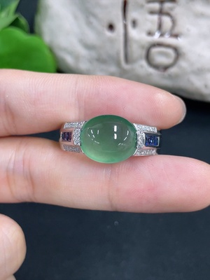 F43194116 翡翠戒指 18k 配镶钻石 无色 货品总重约7g  圈口28