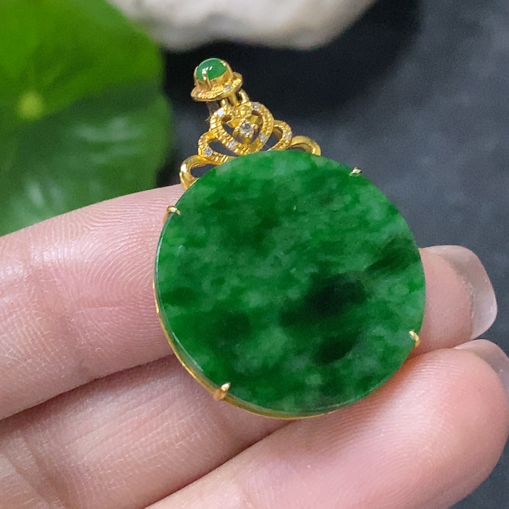 F34075869 Jadeite Plain Pendant with 18k Gold and Diamond Accents, Total Weight Approx. 2.58g (Contains Other Mineral Components)