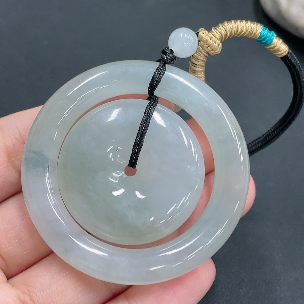 F21421982 Jadeite Pendant with Mother-and-Child Clasp, Total Weight Approx. 52g