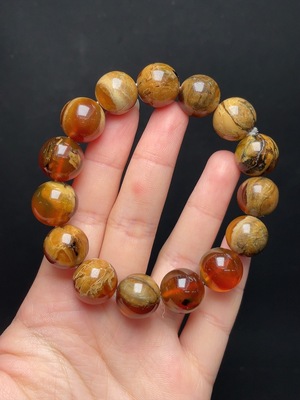 C31640220 Amber and Beeswax Bracelet, Total Weight Approx. 23.9g, Size About 14.3mm