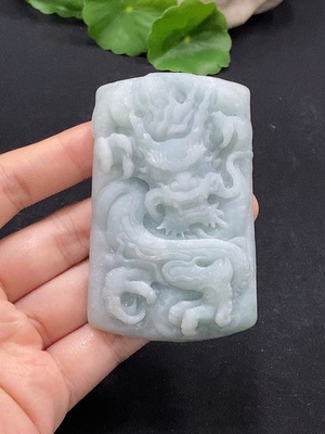 F32787657 翡翠龙牌挂件  毛货 货品总重约77g