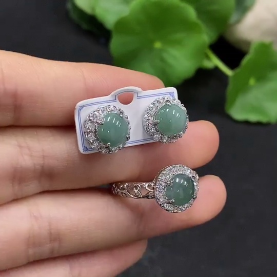 F30548659 Jadeite cabochon inlaid earrings / adjustable ring non-gold inlaid