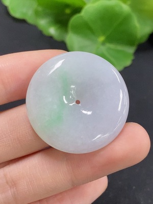 F46599672 翡翠平安扣挂件 货品总重约14.29g