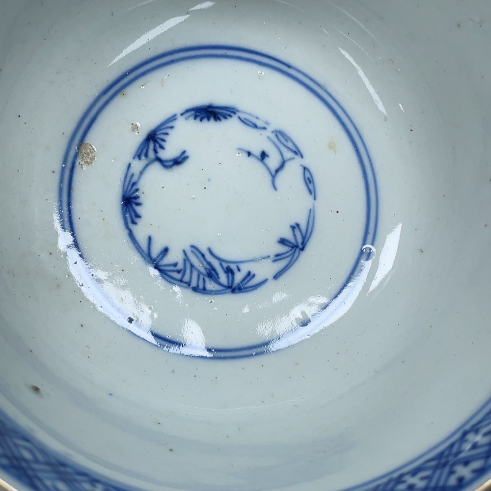 W32714812 Ceramic Undamaged Modern Painted Lidded Bowl (size as per actual item)