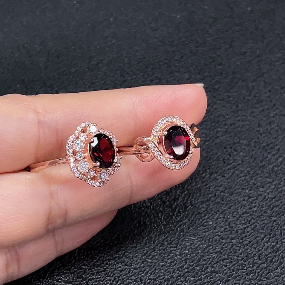 C34949929 Garnet Ring Non-Gold Adjustable Total Weight Approx. 6.18g Sell as a Lot