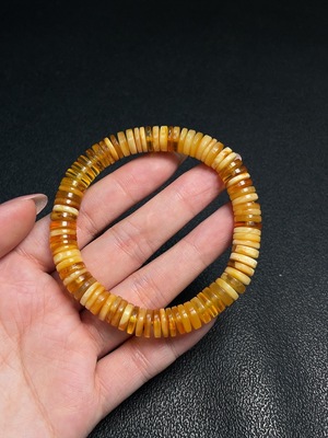 C33872021 Amber Beeswax Bracelet, Total Weight Approx. 11.94g, Size About 8.9mm