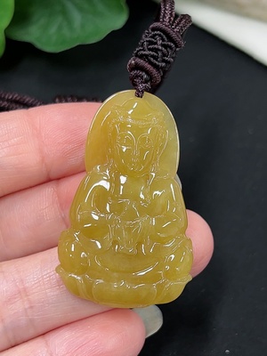 F41941884 翡翠挂件 观音 含绳货品总重约12.6g