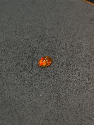 C32785569 Opal loose stone, color origin undetermined, total weight approximately 0.75 carat