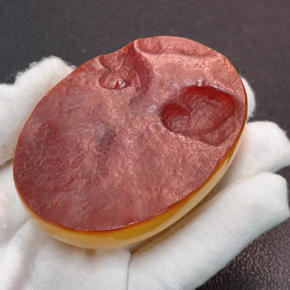 C32817208 Amber and Beeswax Pendant, Total Weight Approx. 64.66g