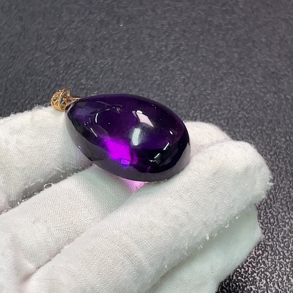 C33923112 18K Crystal Pendant Total Weight Approx. 18.53g