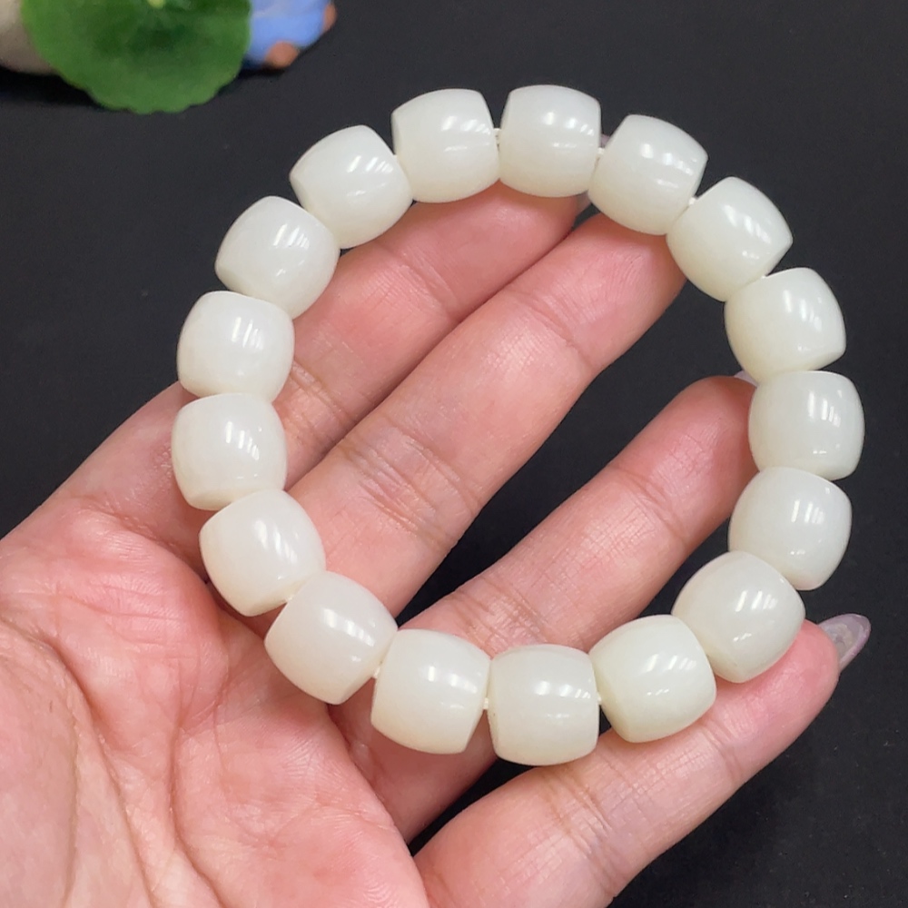 H33901251 Hetian Jade Bracelet, Approx. 13.0mm, Total Weight Approx. 63.5g