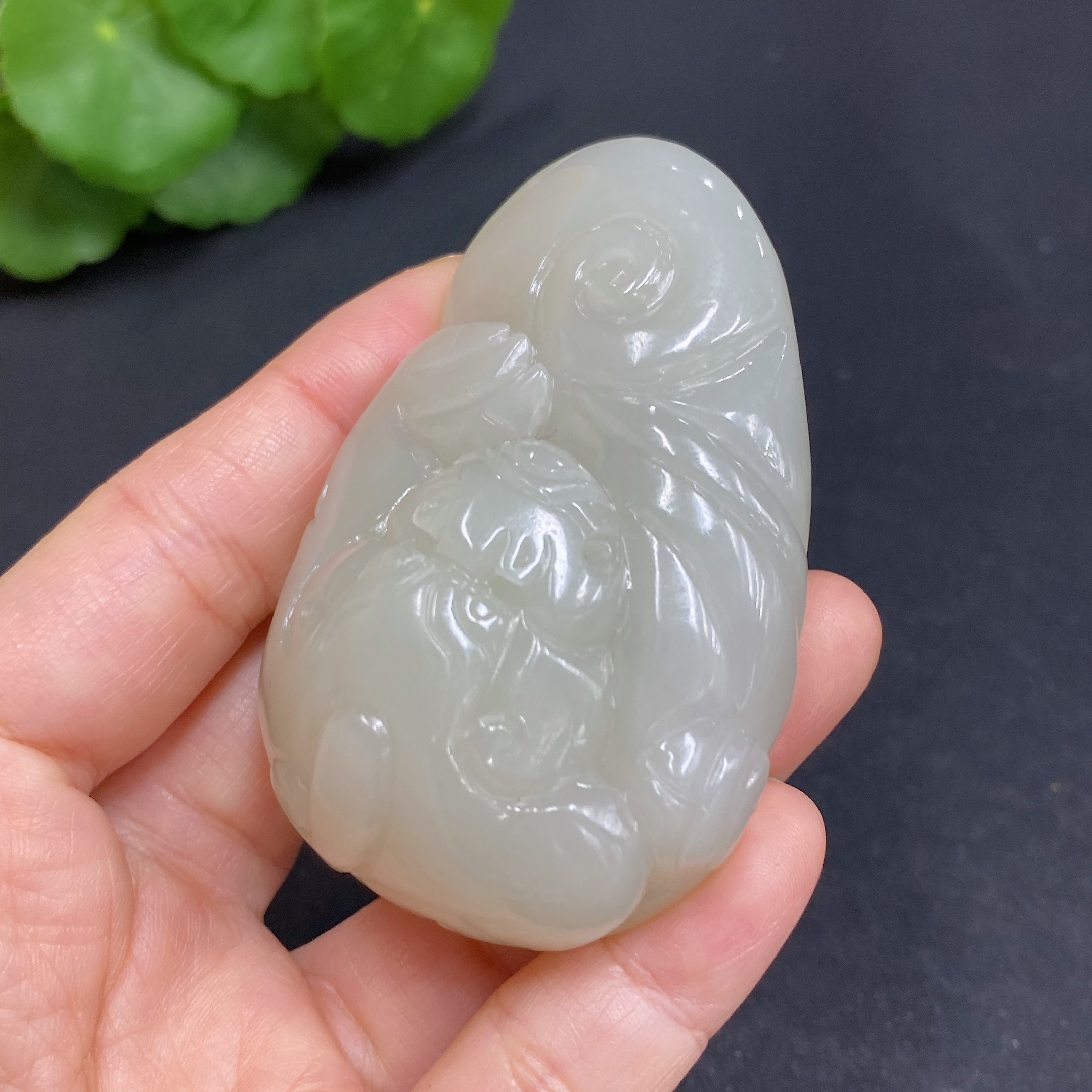 H30440063 Hetian Jade Pendant    Auspicious Beast    Total Weight: Approx. 94.3g