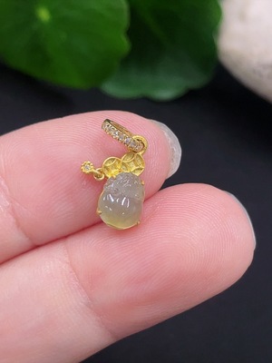 F34967240 Jadeite inlaid pendant 18K gold Total weight about 0.6g (non-diamond)