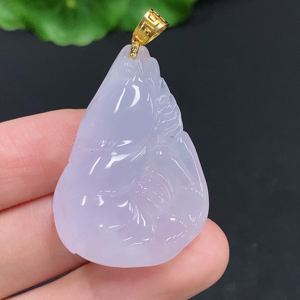 F32758266 Jadeite Crayfish Pendant with 18K Gold Clasp, Total Weight Approximately 17g