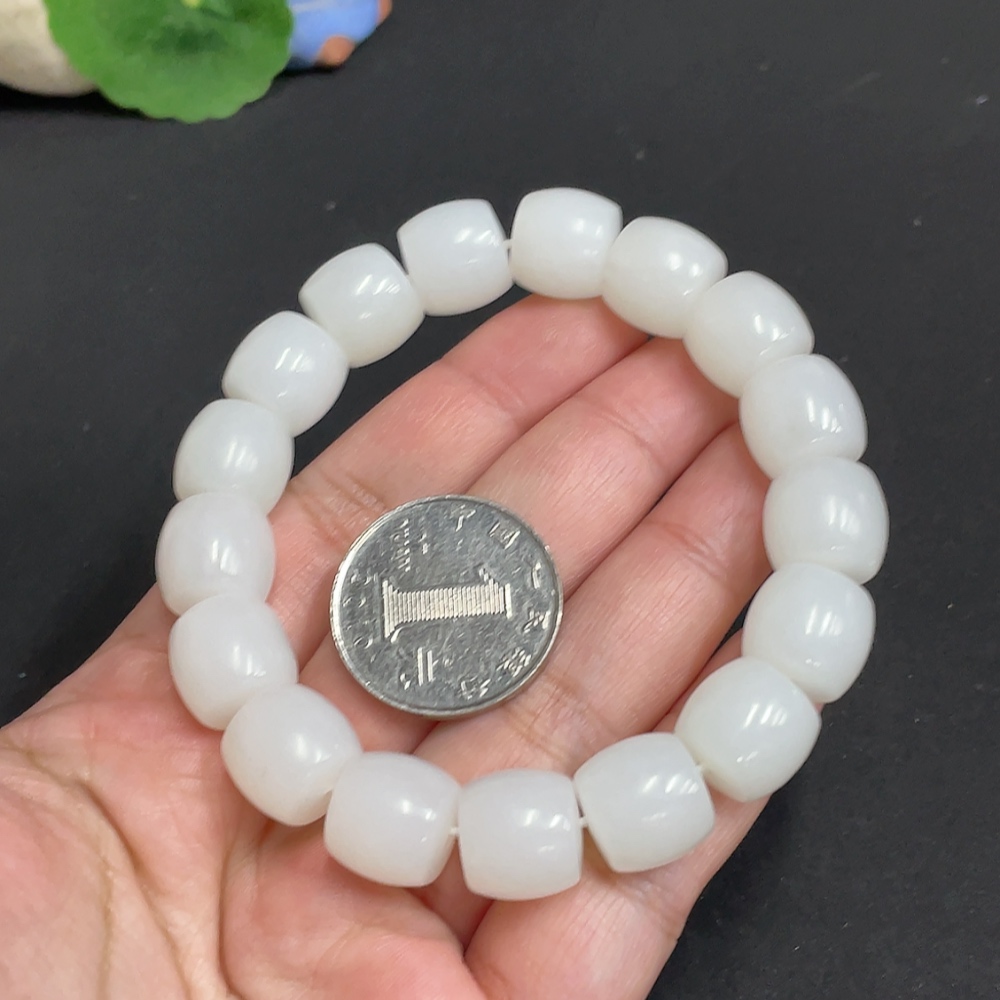 H35117924 Hetian Jade Bracelet, Size 12.2mm approx., Total Weight about 61.2g