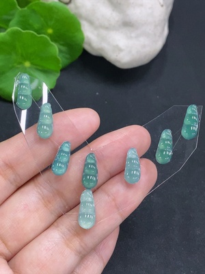 F29316614 Jadeite Lucky Bean Inlaid Pieces Sell as a Lot