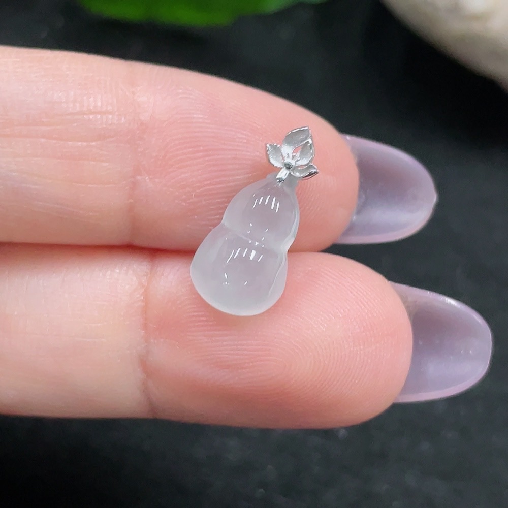 F33918248 Jadeite Gourd Pendant 18K Gold Total Weight Approx. 0.7g