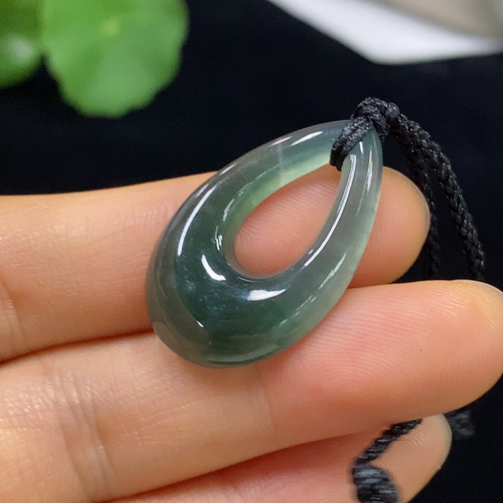 F34045043 Jadeite pendant Total weight approx. 3.72g (including rope weight)