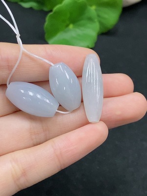 F32695788 Jadeite Beads Sold as a Lot