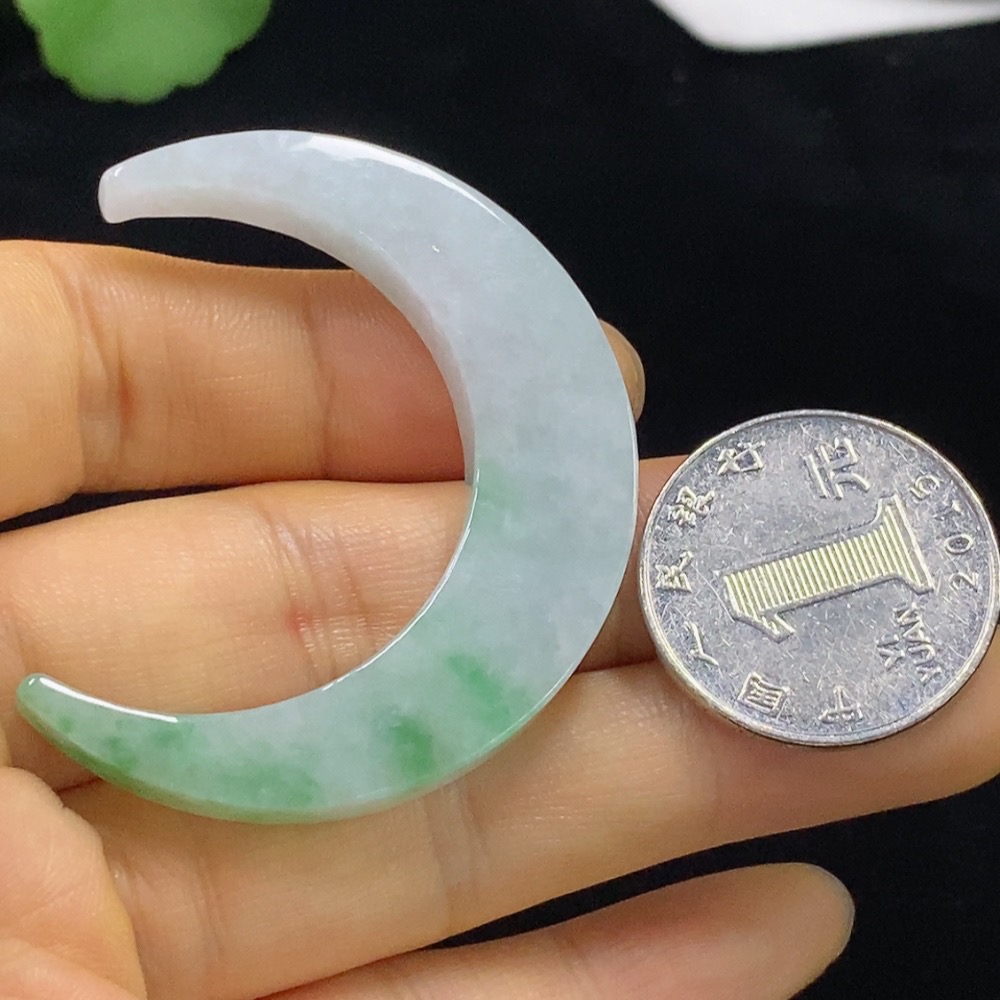 F34023980 Jadeite Crescent Pendant Total Weight Approx. 15.64g