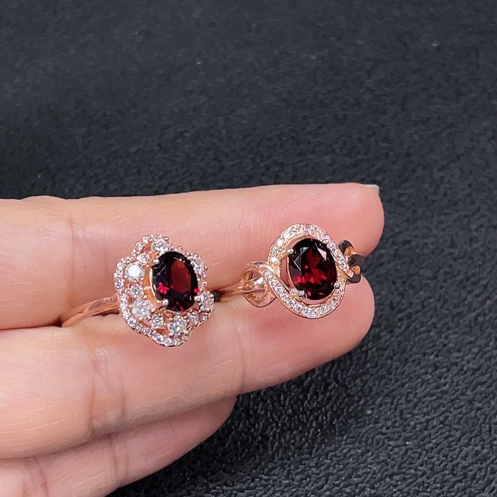 C34949929 Garnet Ring Non-Gold Adjustable Total Weight Approx. 6.18g Sell as a Lot