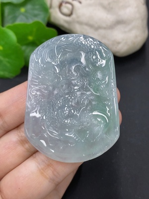 F41922027 翡翠龙牌挂件 货品总重约22.1克