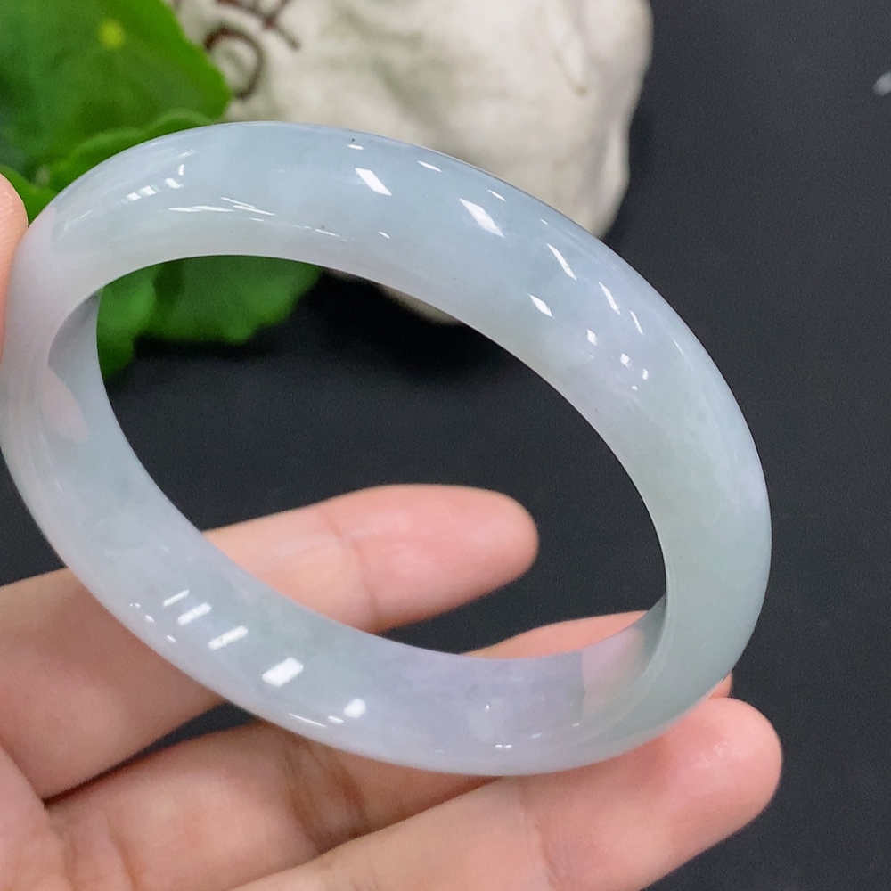 F35106625 Jadeite round bracelet size 56.5 total weight about 52.6g