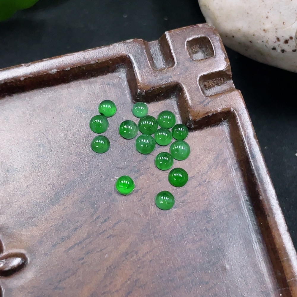 F34069391 Jadeite Cabochons Sell as a Lot