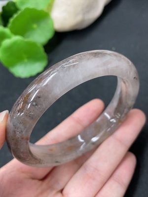 H41945365 非洲翠（独龙玉）正圈手镯  圈口57.7   货品总重约49.3g