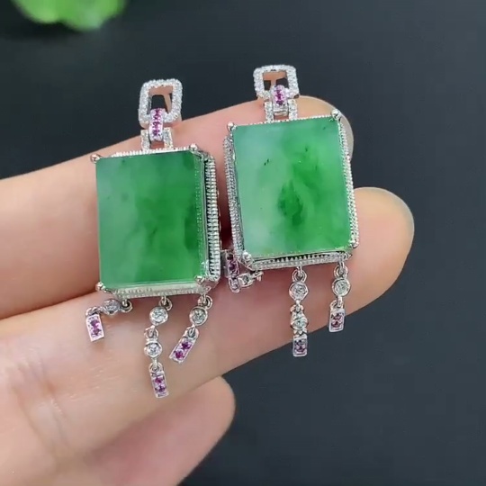 F21333589 Jadeite Inlaid Earrings (18K Gold) Approx. 8g Total Weight