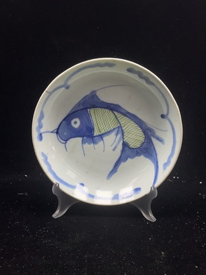 W41943029 陶瓷 窑裂 近代青花鱼盘