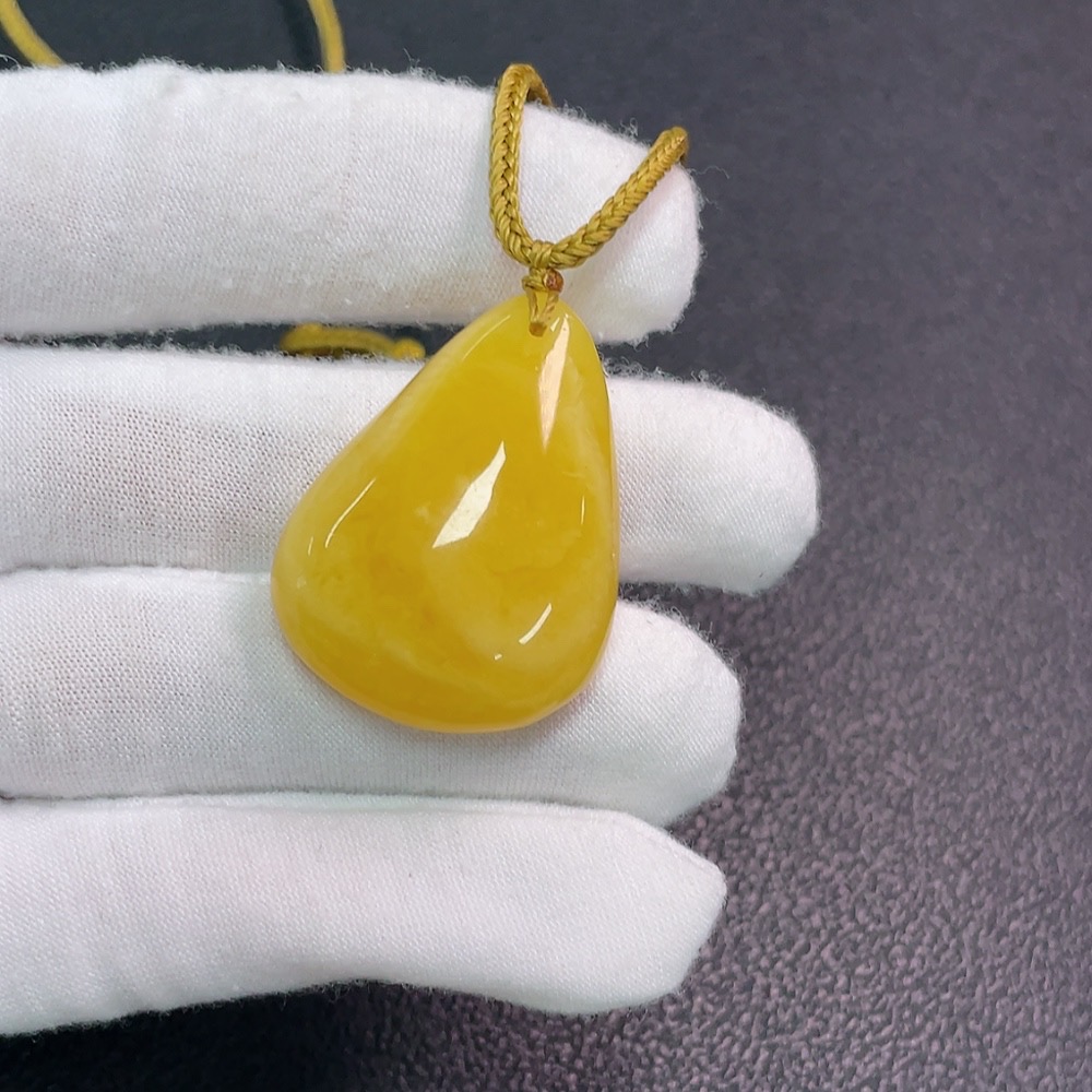 C33851527 Amber Beeswax Pendant with Partial Repair, Total Weight Approx. 7.93g, with String