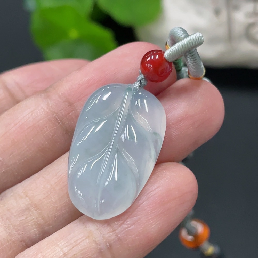 F34977298 Jadeite Pendant Leaf Total Weight Approx. 7g with Rope