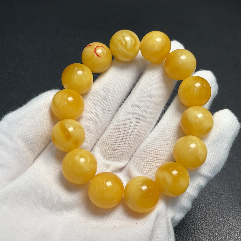 C32784066 Amber Beeswax Bracelet with Visible Partial Repairs, Total Weight Approx. 30.56g, Size Approx. 15.7mm