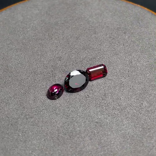C32815384 Garnet loose stone Total weight approx. 7.52ct Sell as a Lot