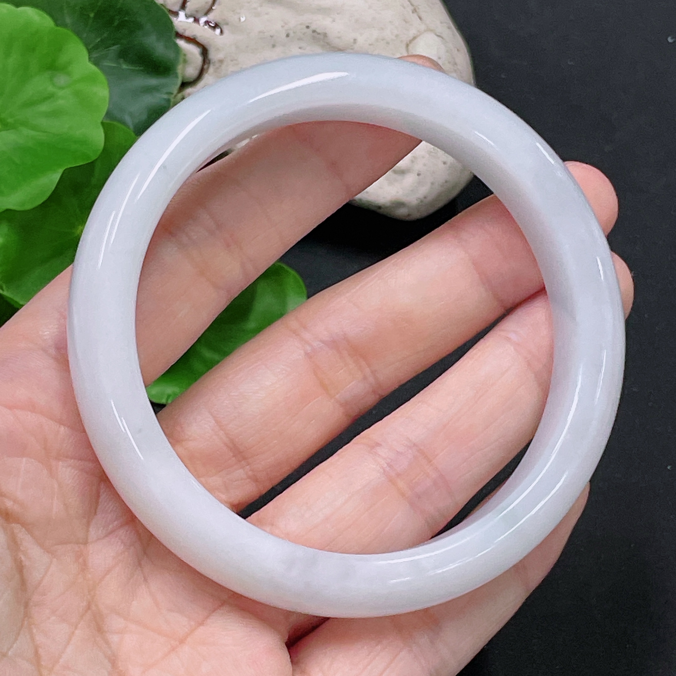 F33919949 Jadeite Round Bangle, Total Weight Approx. 61.29g, Size 59.7