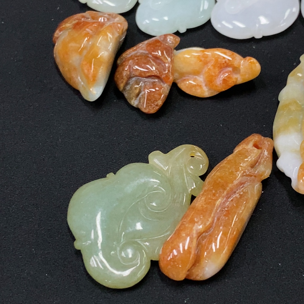 F29381420 Jadeite Pendant Sell as a Lot Color Origin Undetermined