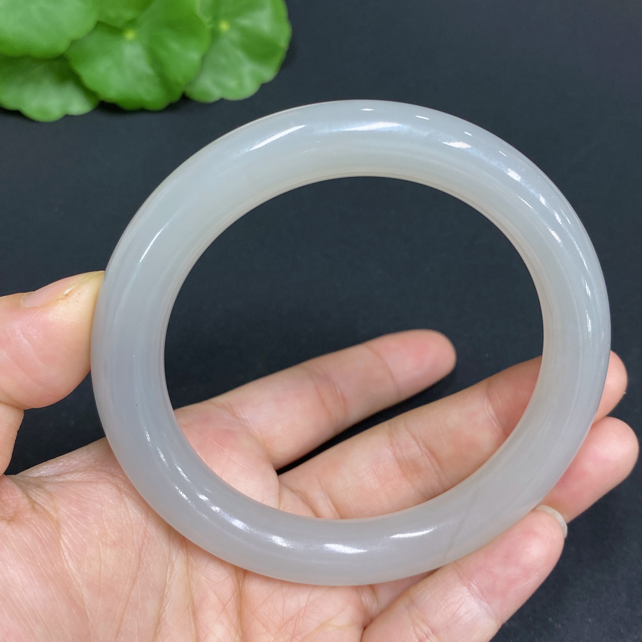 H33845531 Hetian Jade Round Bangle 59.4mm 56.4g