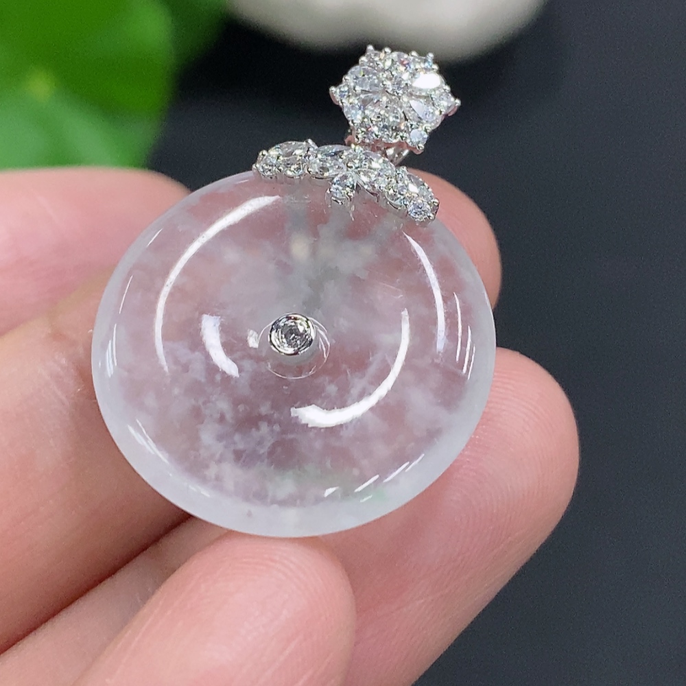 F26007044 Jadeite Safety Buckle with 18K Gold Buckle Head, Total Weight Approximately 4.5g