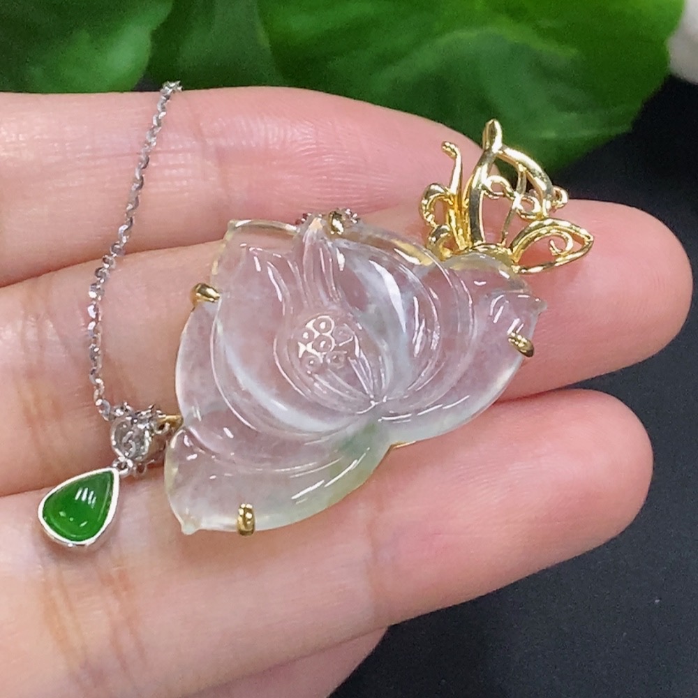 F33932899 Jadeite Lotus Inlay Pendant 18k Gold Total Weight Approx. 6.6g (Including Chain)