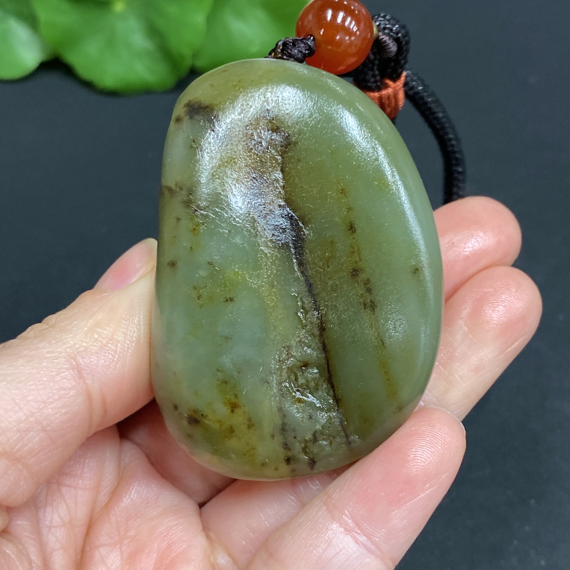 H25872096 Hetian Jade Handheld Ornament - Boy; Total Weight (Including Rope): Approx. 78.7g; Undetermined Skin Color Origin