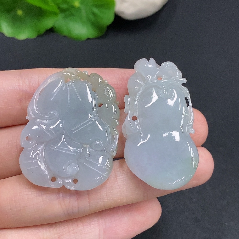F31644939 Jadeite Pendant