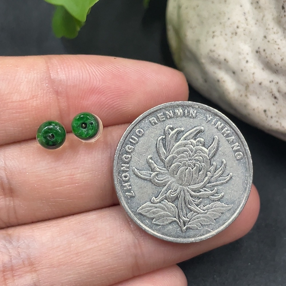 F12385231 Jadeite Ear Studs 18K Gold Setting Total Weight 0.45g