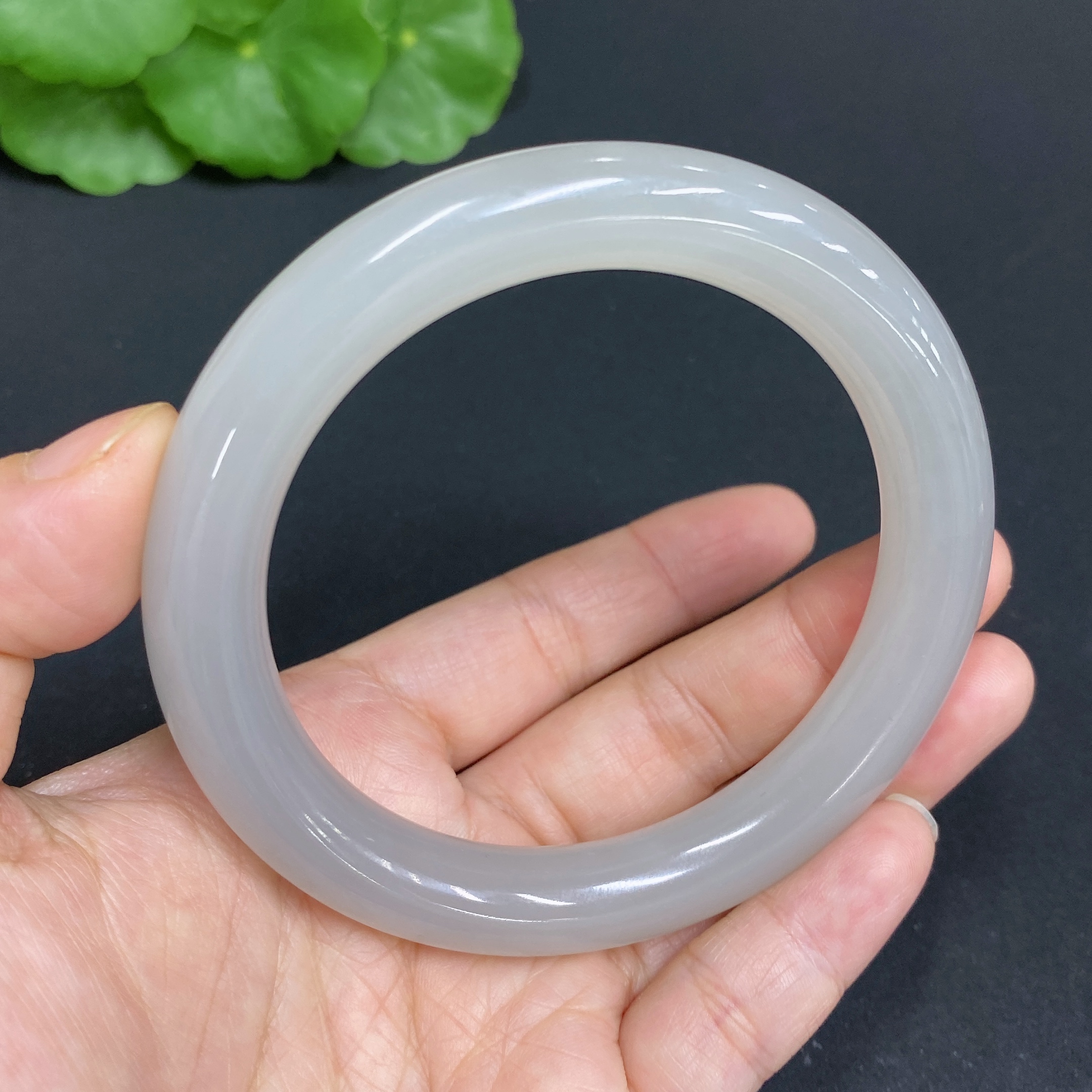 H33845531 Hetian Jade Round Bangle 59.4mm 56.4g