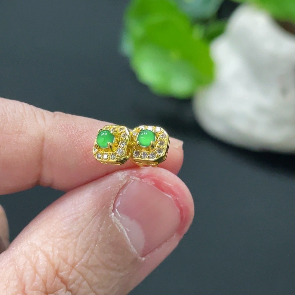 F34059170 Jadeite cabochon stud earrings pair non-gold setting total weight approx. 0.7g