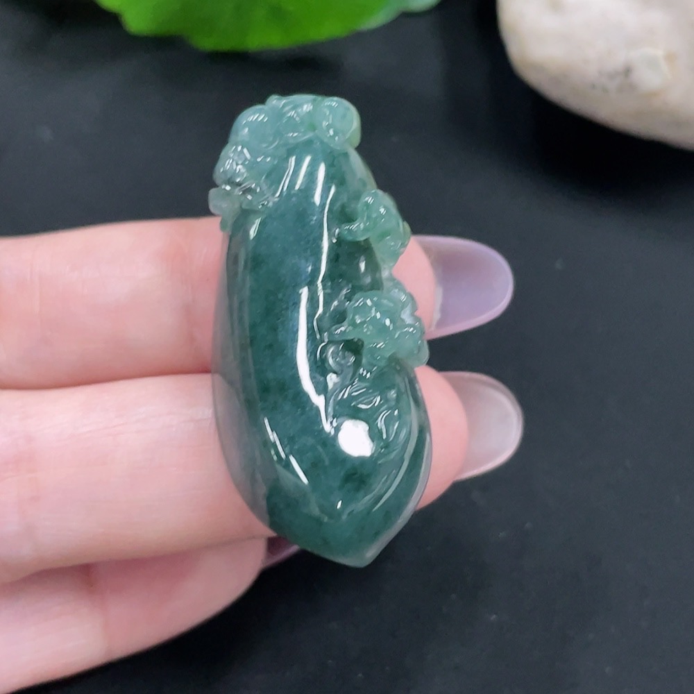 F34966835 Jadeite Wealth-Bringing Frog Pendant