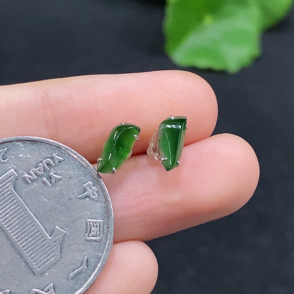 F32695850 Jadeite Inlaid Earrings 18K Gold Total Weight Approx. 0.8g Including Ear Studs