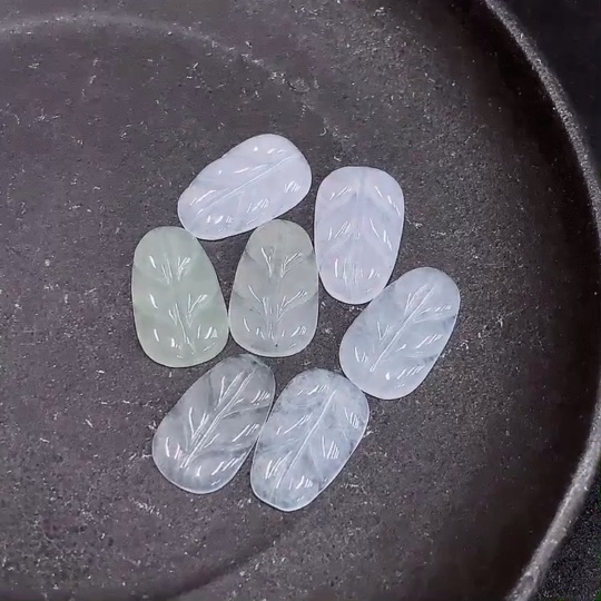 F34035679 Jadeite Pendants Sell as a Lot